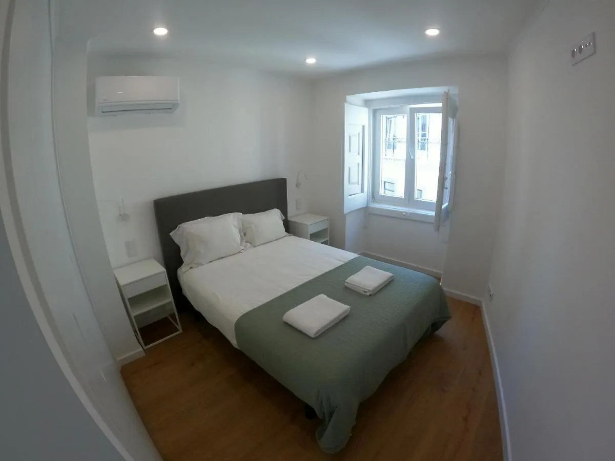 Lisbon, Renovated T2 Apartment Near Rossio