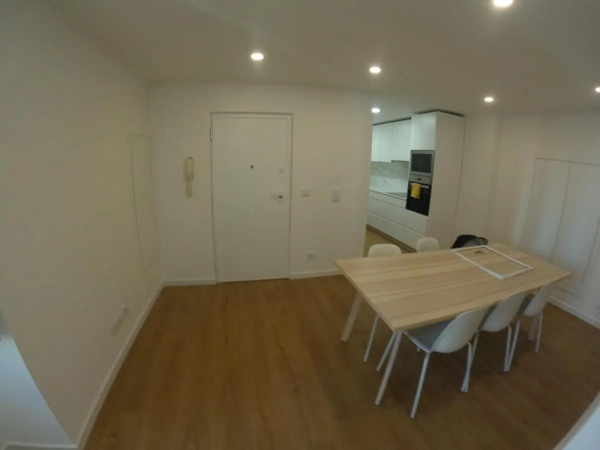 Lisbon, Renovated T2 Apartment Near Rossio