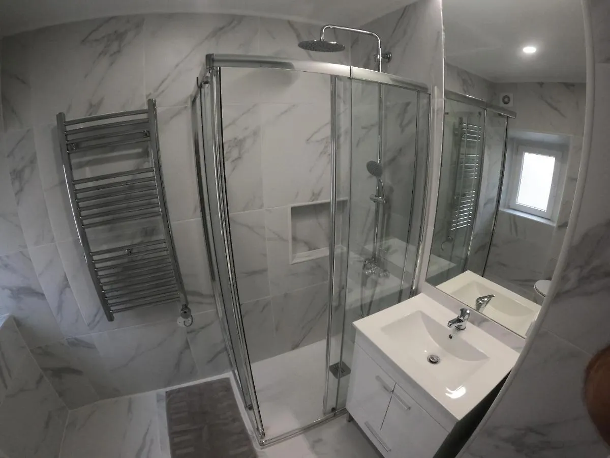 Lisbon, Renovated T2 Apartment Near Rossio
